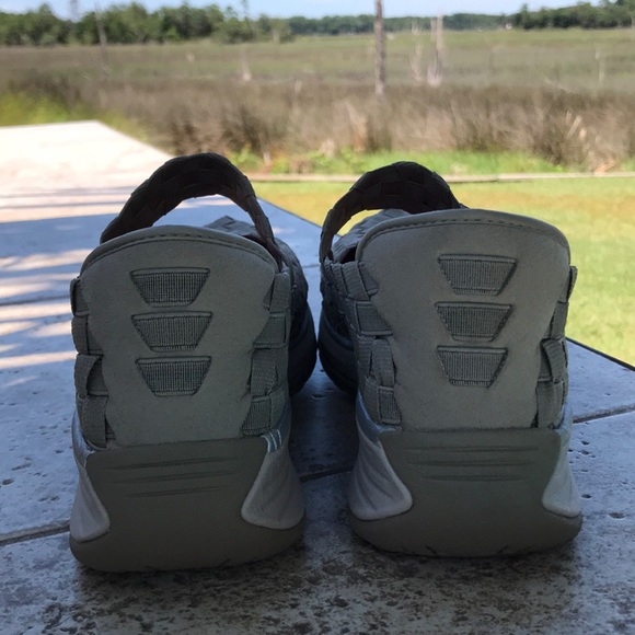 🌴🌴Skechers 🌴Relaxed Slip on Shoes - Picture 4 of 5